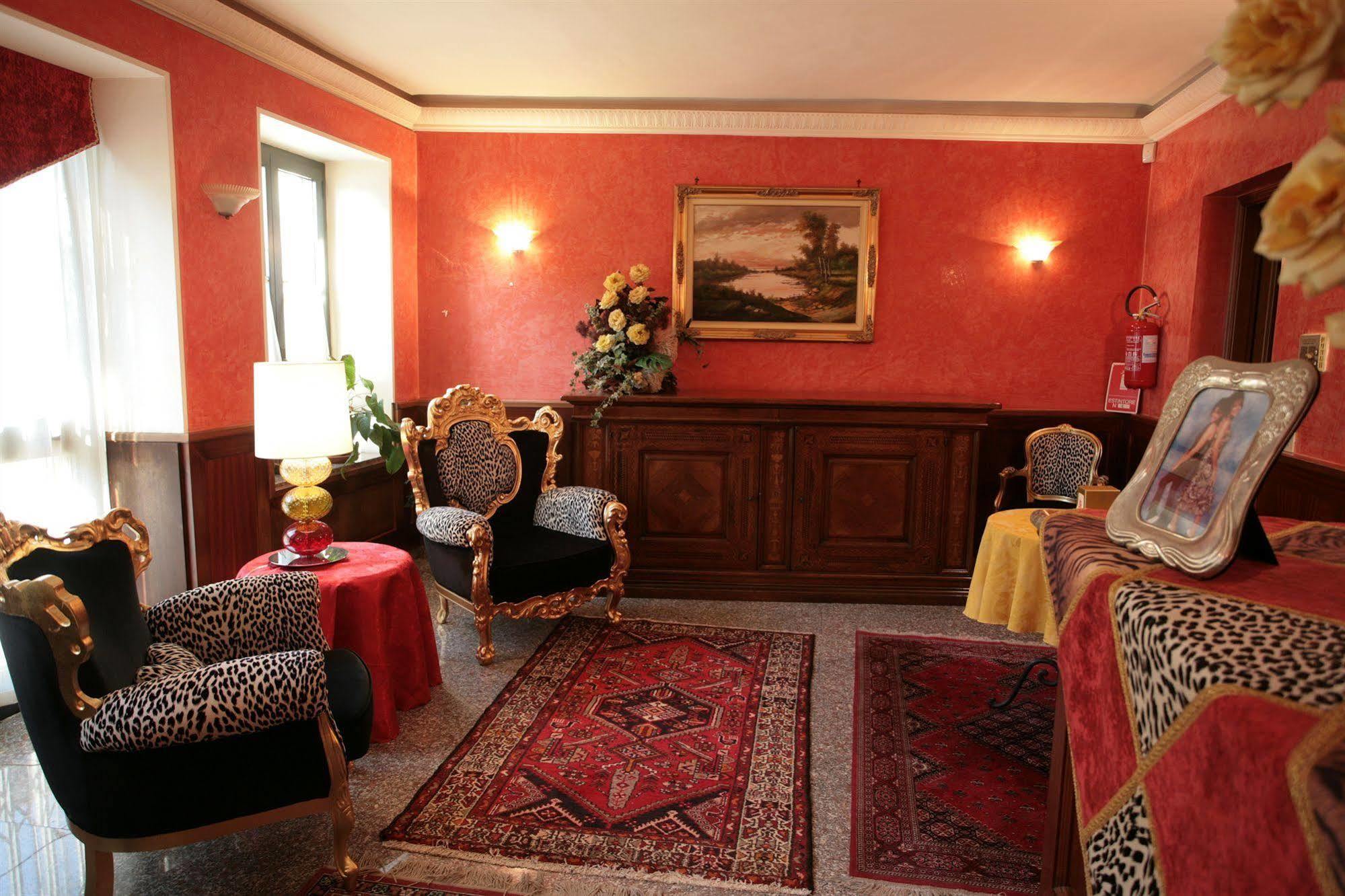 Hotel & Grossa
